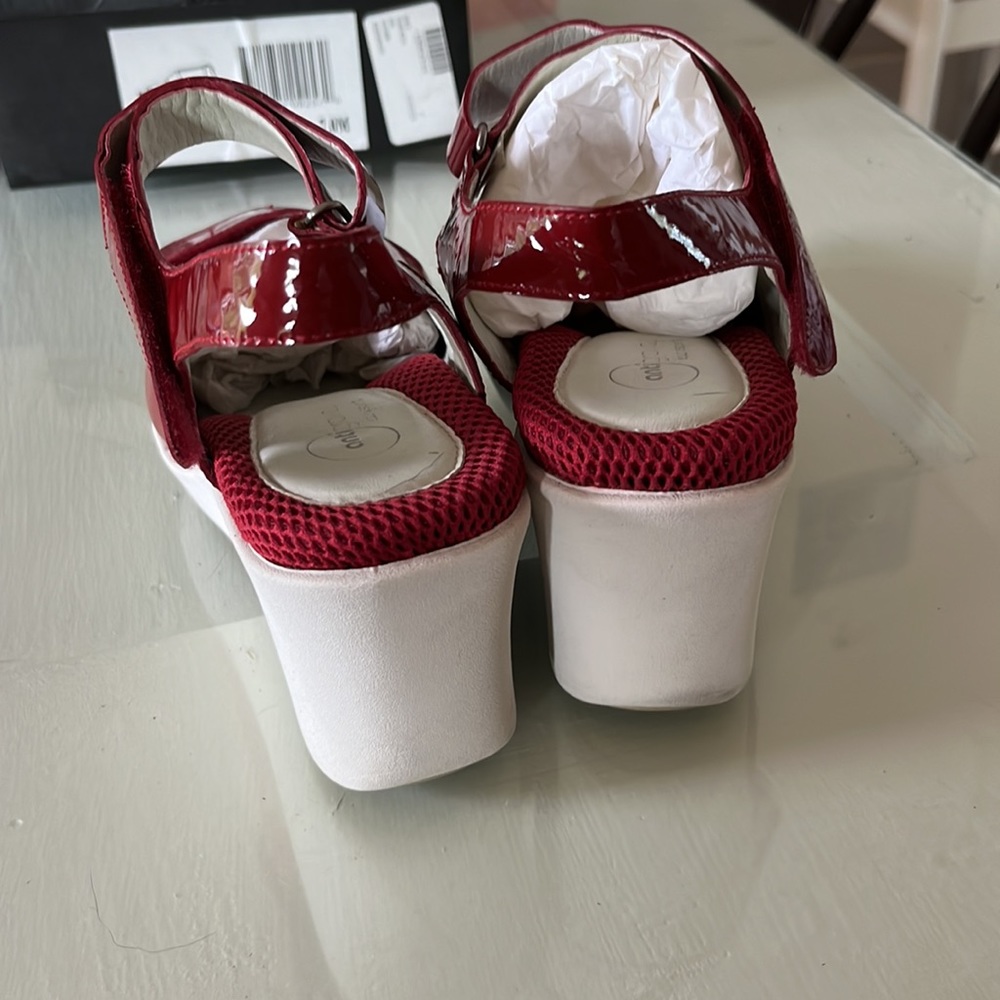 NWOT Easy spirit size 7.5 W antigravity sandals - Picture 3 of 6